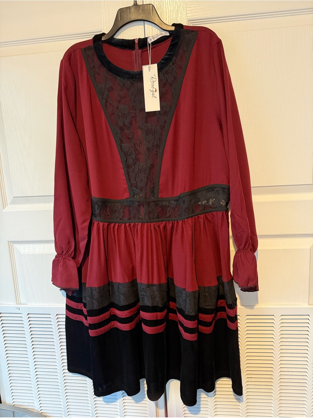 Rose Gal women’s burgundy/black lace & velvet midi dress Size 3X -NWT